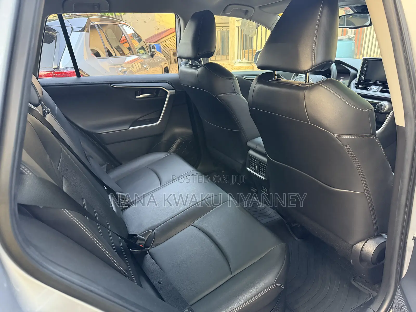 Toyota RAV4 Hybrid 2024 Silver