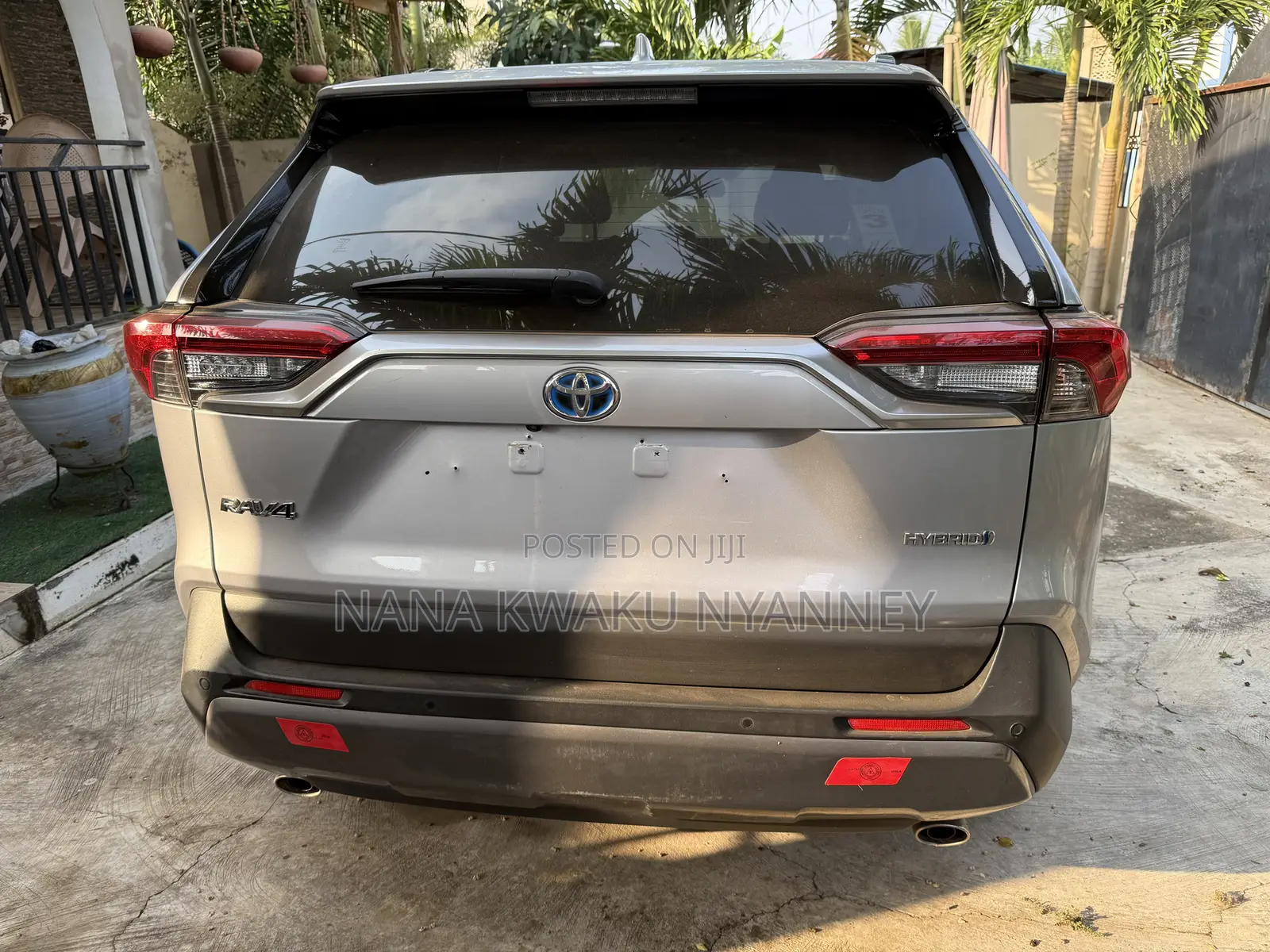 Toyota RAV4 Hybrid 2024 Silver