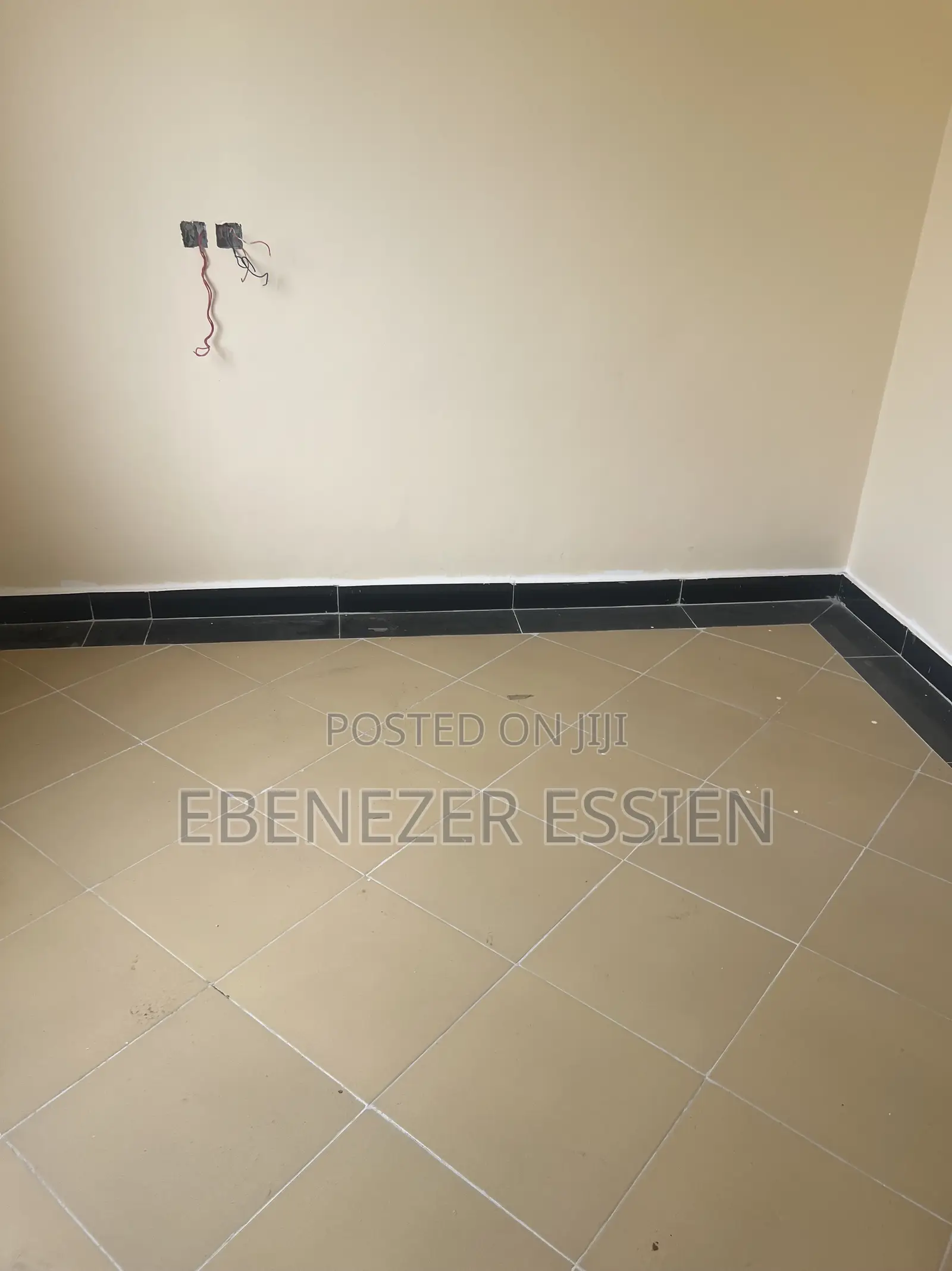4bdrm House in West Hills Mall Area for sale