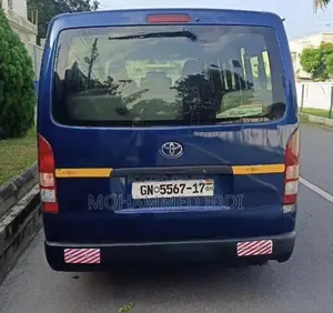 Toyota HiAce 2013 Blue