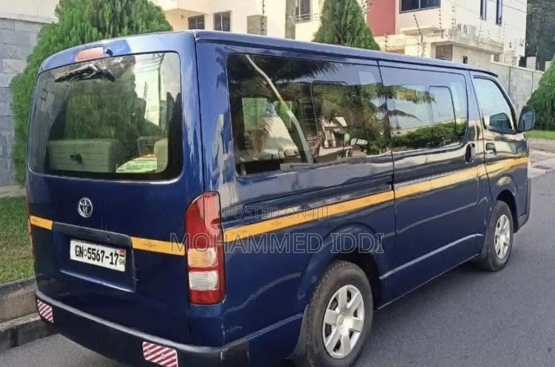 Toyota HiAce 2013 Blue