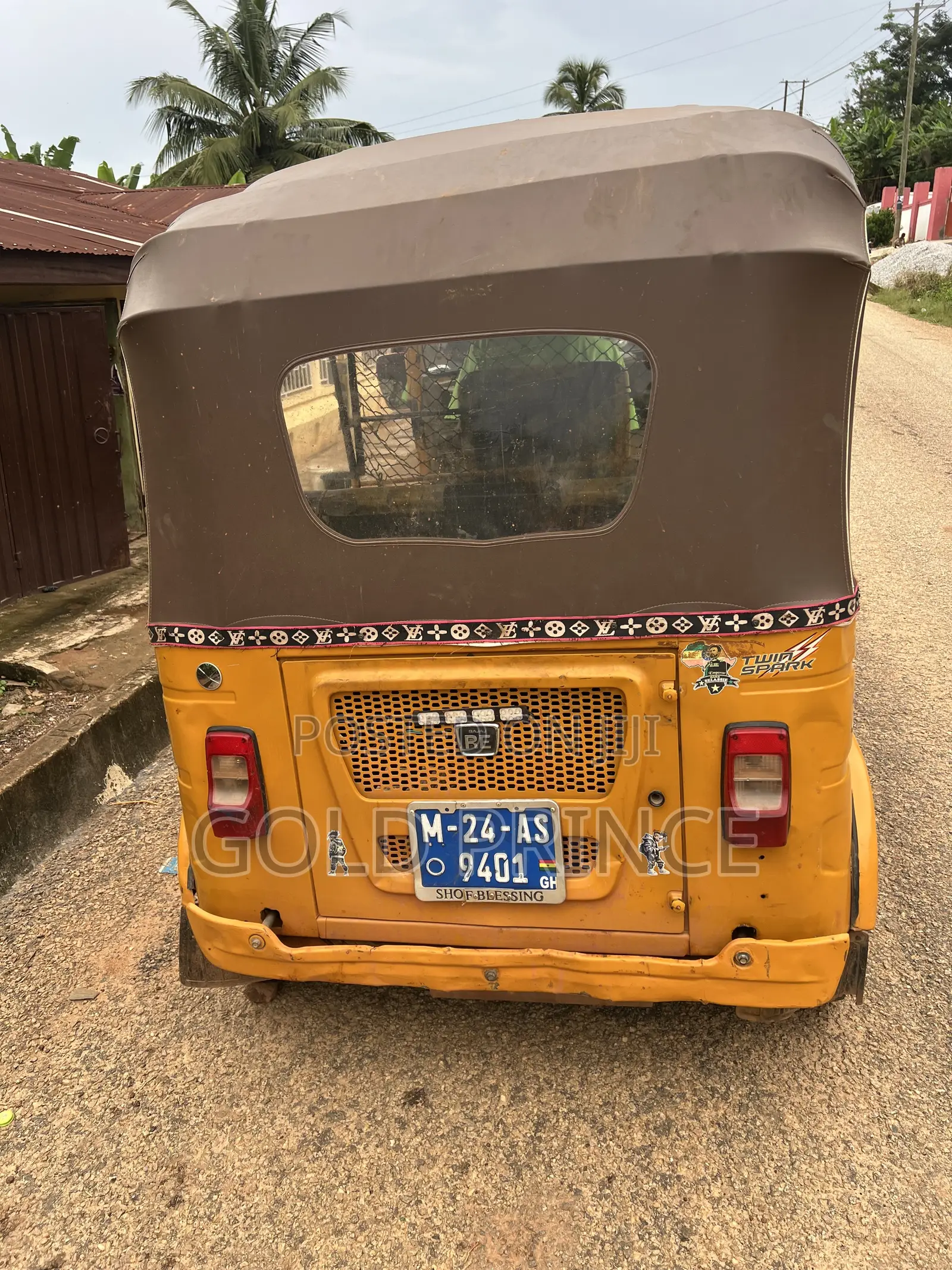Bajaj RE 2024 Yellow