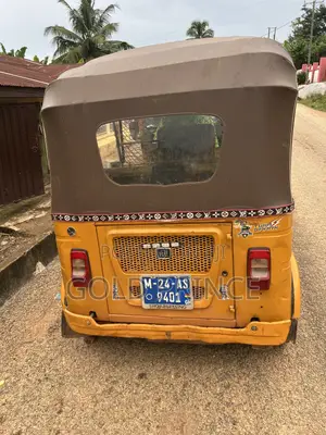 Bajaj RE 2024 Yellow