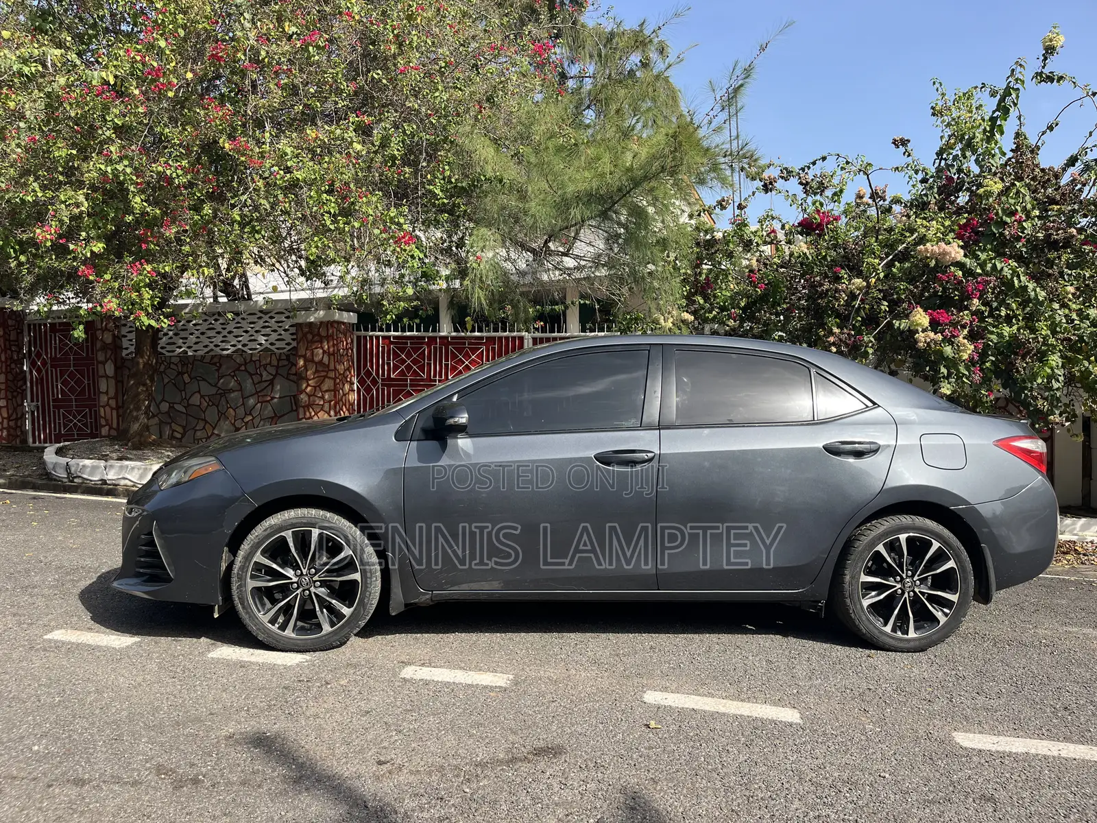Toyota Corolla 2016 Black