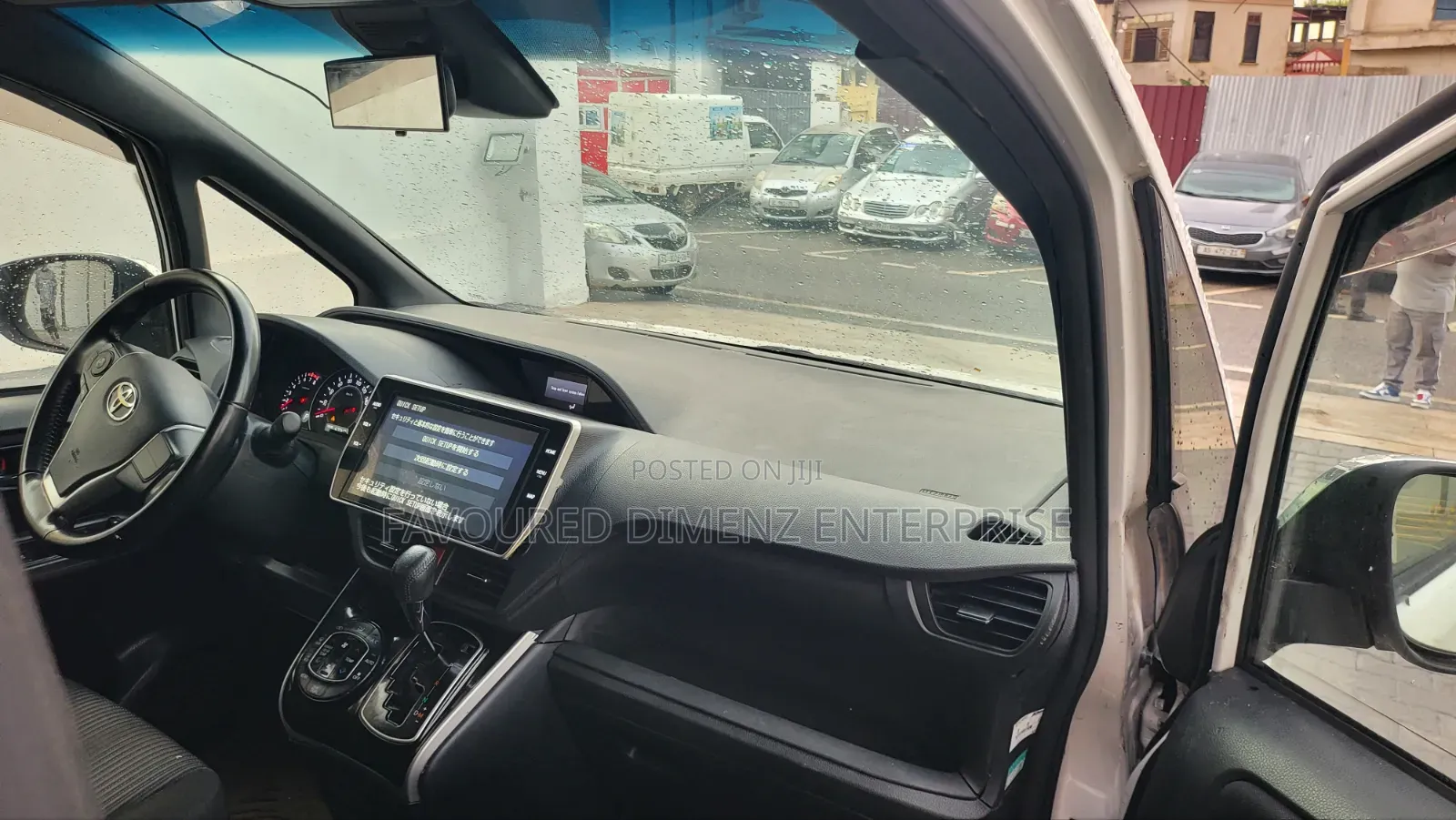 Toyota Voxy 2018 White