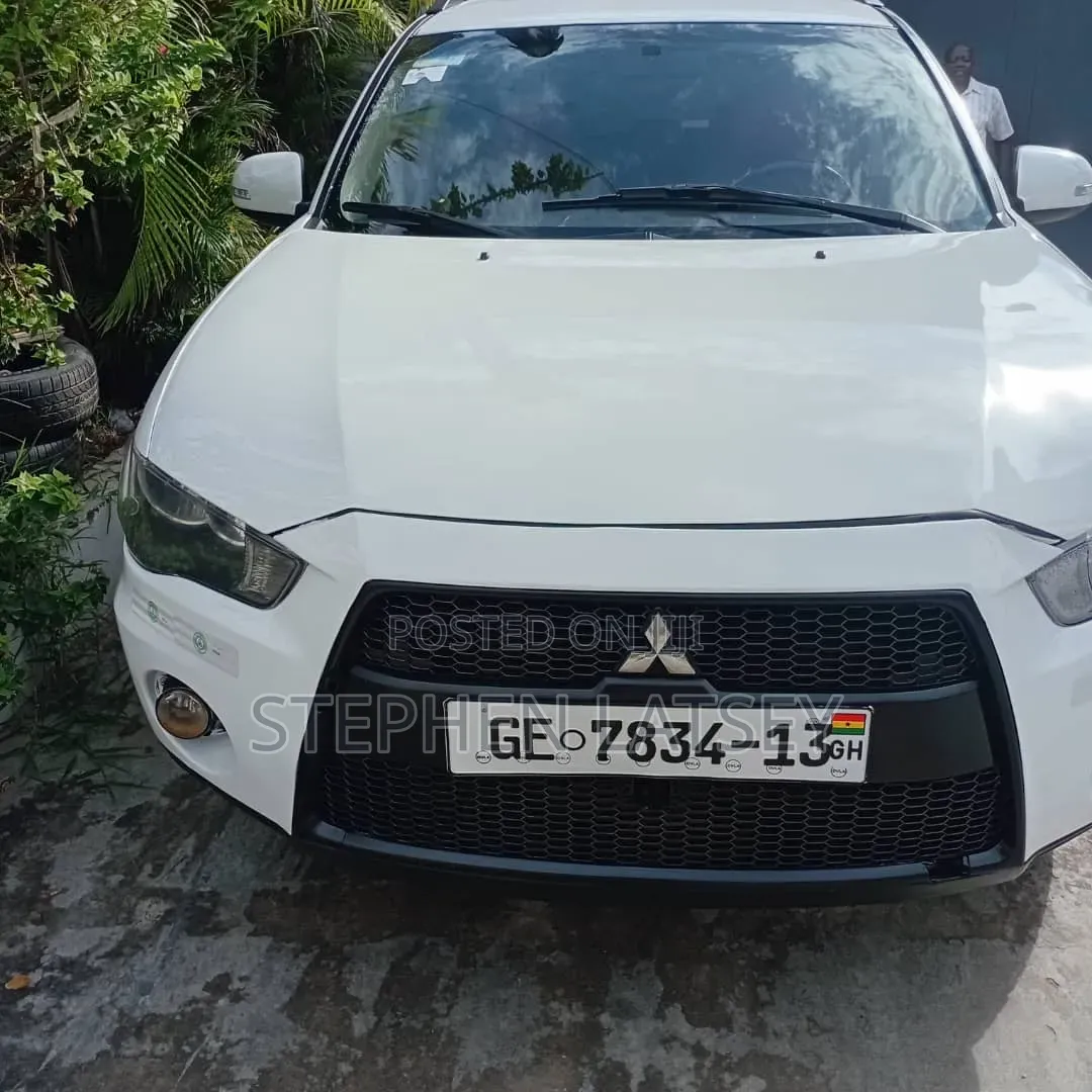 Mitsubishi Outlander SE 2010 White
