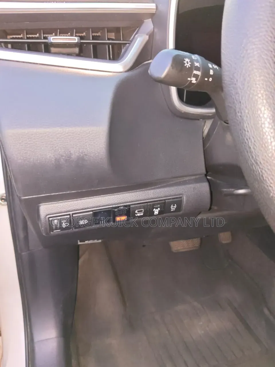 Toyota Corolla XSE (1.8L 4cyl 2A) 2019 White