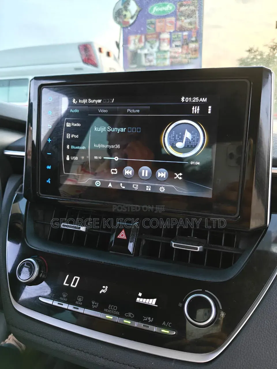 Toyota Corolla XSE (1.8L 4cyl 2A) 2019 White