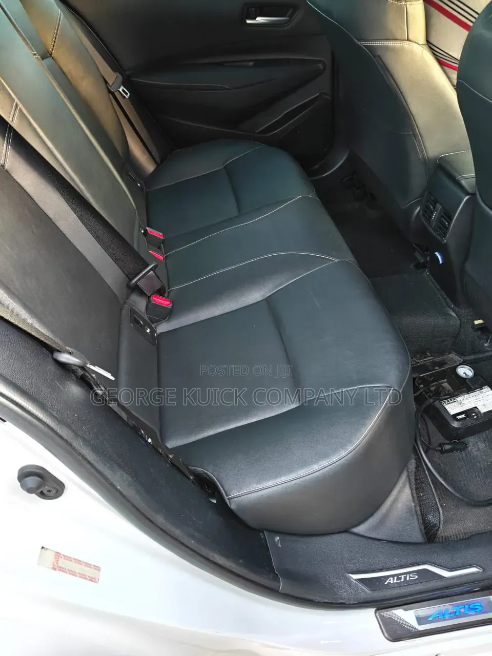 Toyota Corolla XSE (1.8L 4cyl 2A) 2019 White