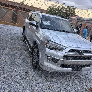 Toyota 4-Runner Limited 4dr 4x4 (4.0L 6cyl 5A) 2016 Silver