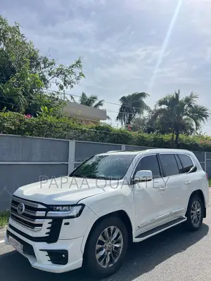Toyota Land Cruiser 2014 White