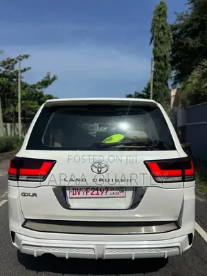 Toyota Land Cruiser 2014 White