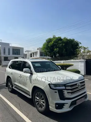 Toyota Land Cruiser 2014 White
