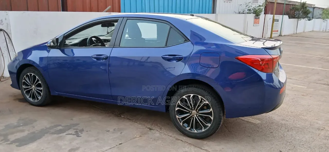 Toyota Corolla 2016 Blue