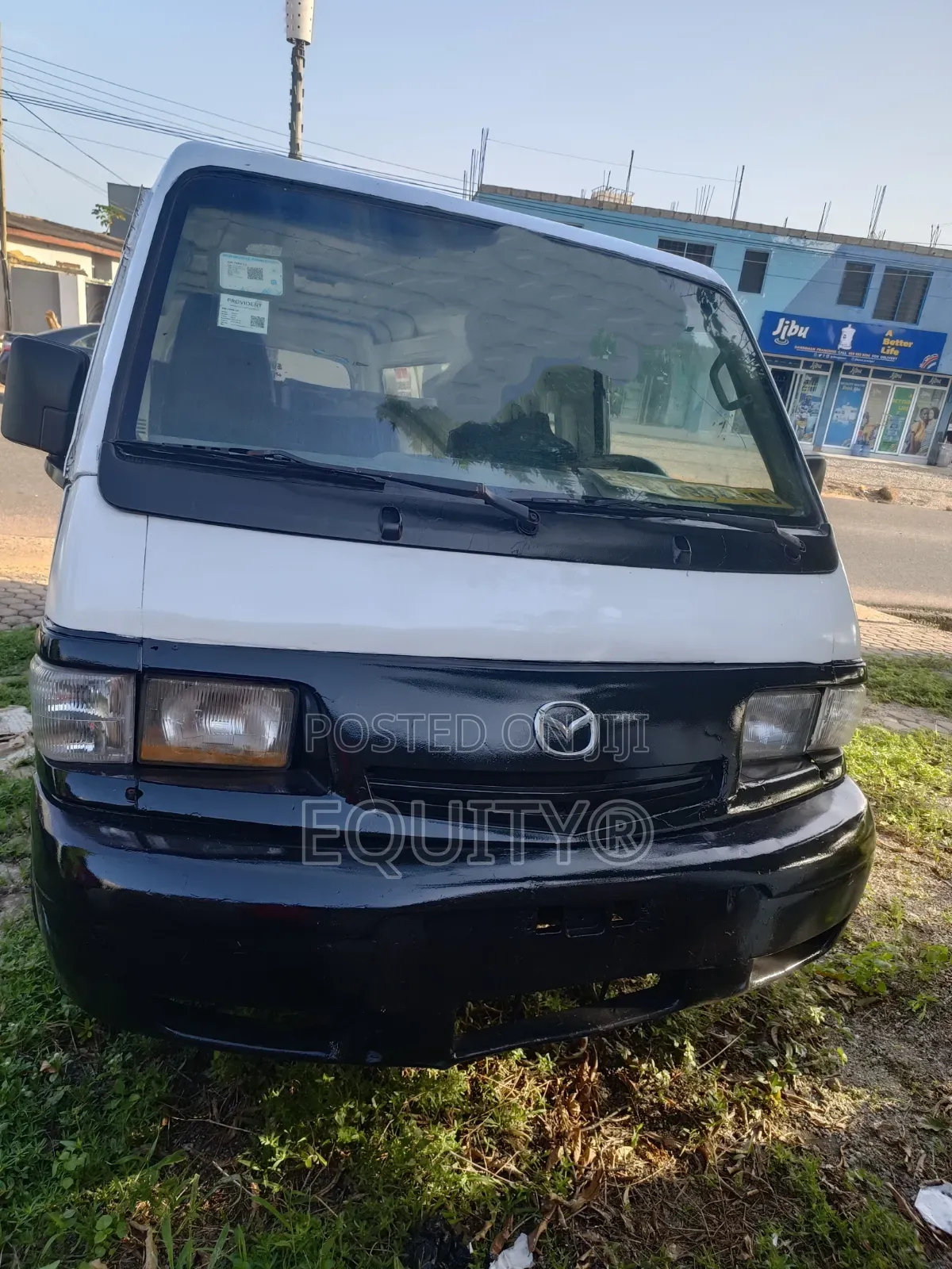 Mazda E2200 2000 White