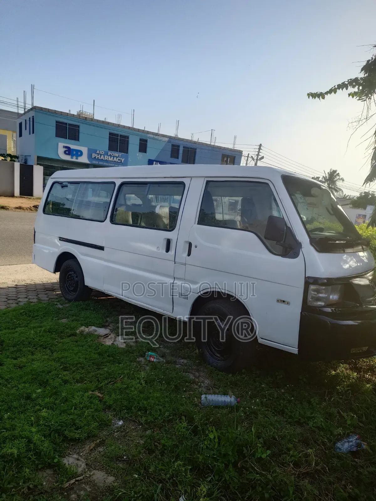 Mazda E2200 2000 White