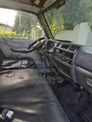 Mazda E2200 2000 White