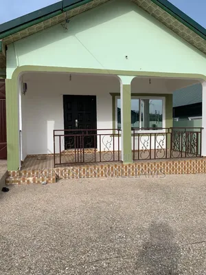 4bdrm House in Pokuase for sale