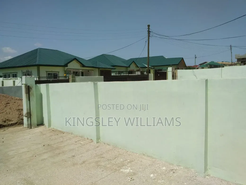 4bdrm House in Pokuase for sale