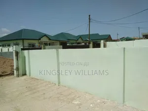 4bdrm House in Pokuase for sale