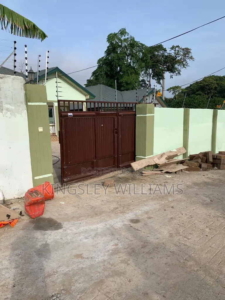 4bdrm House in Pokuase for sale