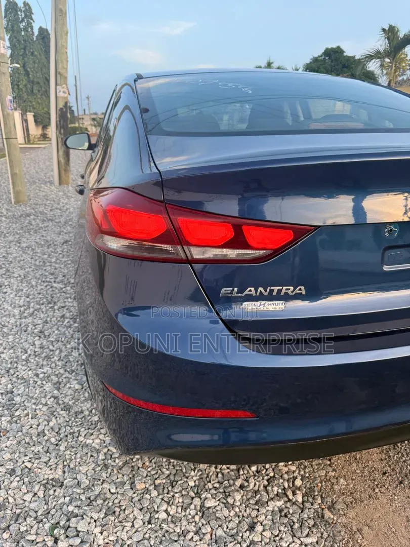 Hyundai Elantra SE 2018 Blue