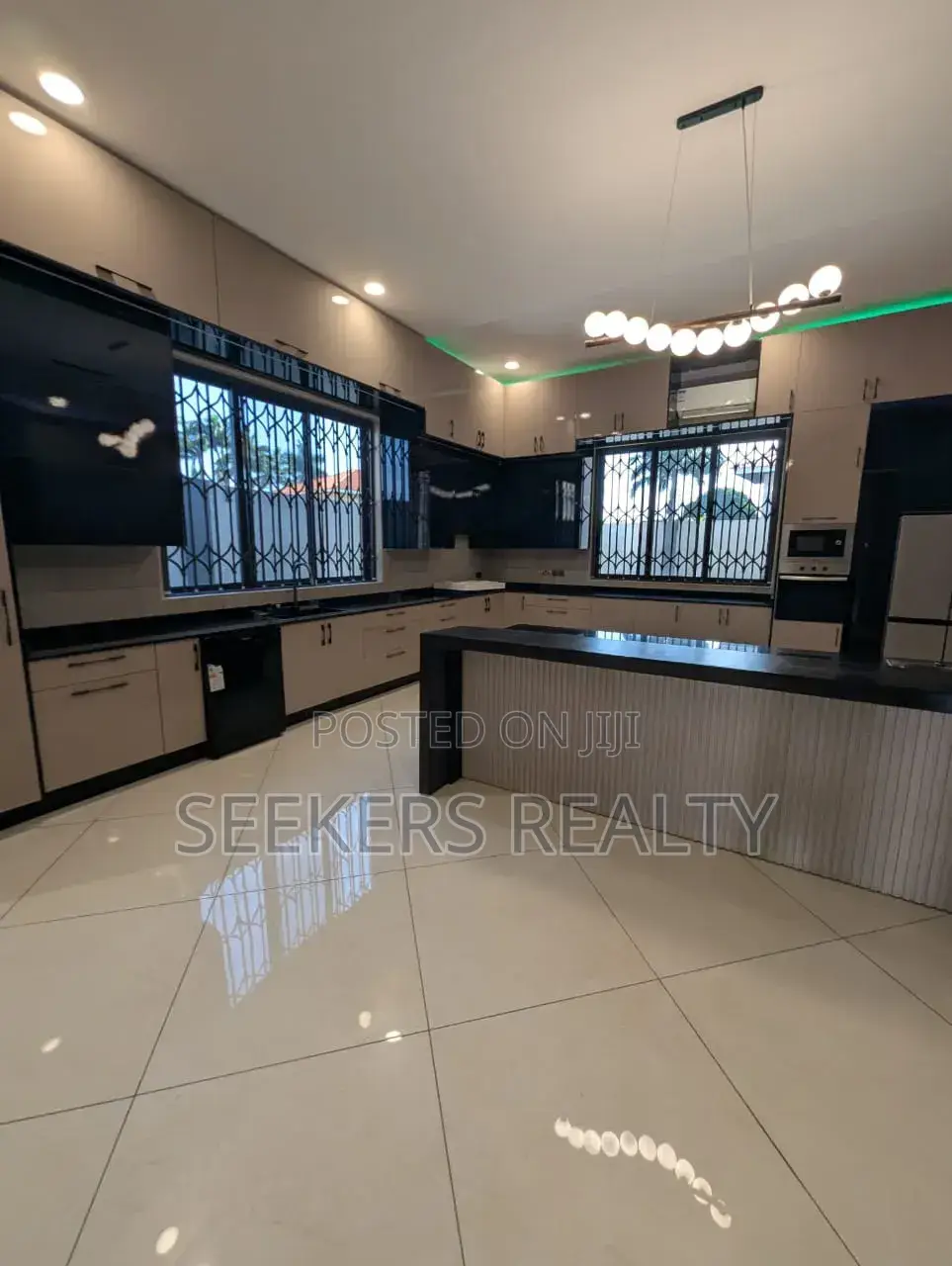 5bdrm Mansion in Seekers Realty, Tseaddo for sale