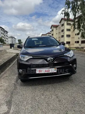 Toyota RAV4 XLE 4dr SUV (2.5L 4cyl 6A) 2018 Burgundy