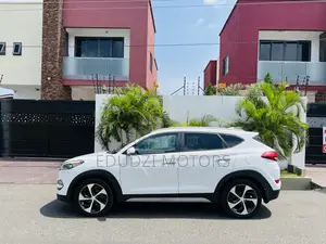 Hyundai Tucson Limited AWD 2017 White
