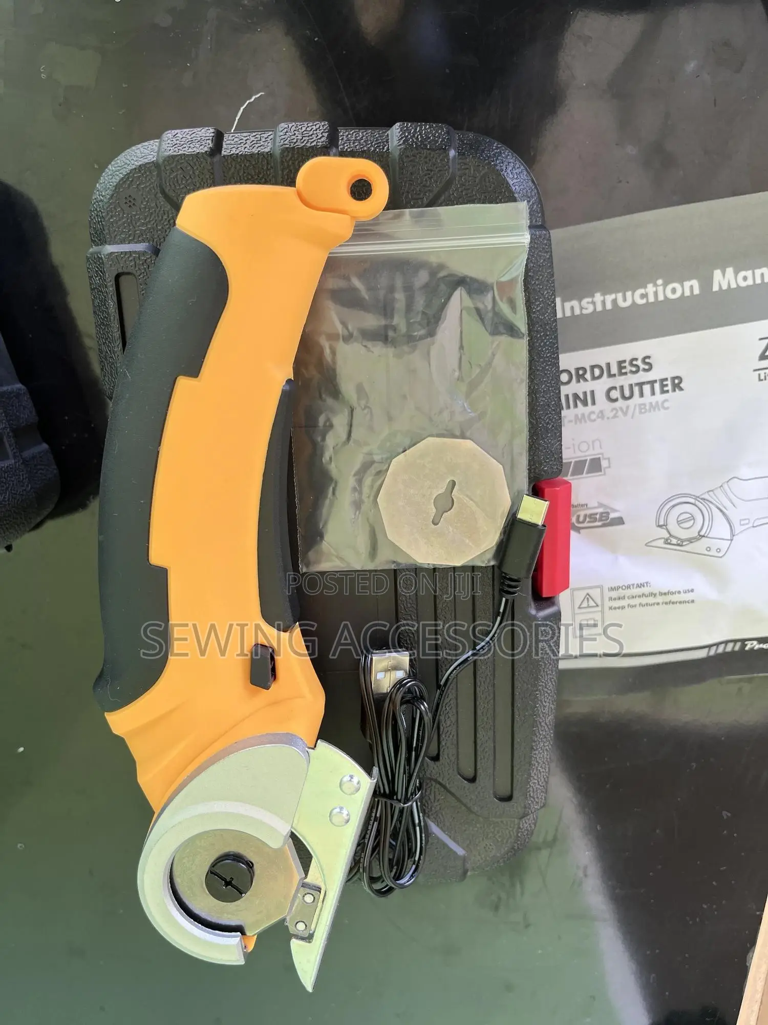 Rotary Cutter / Electric Scissors