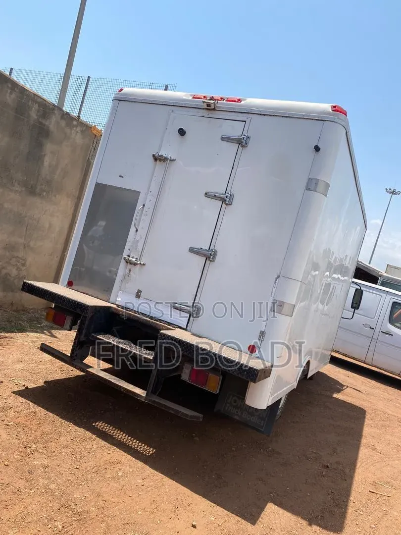Buy Isuzu Refrigerator Truck for Cold Stores Etc.