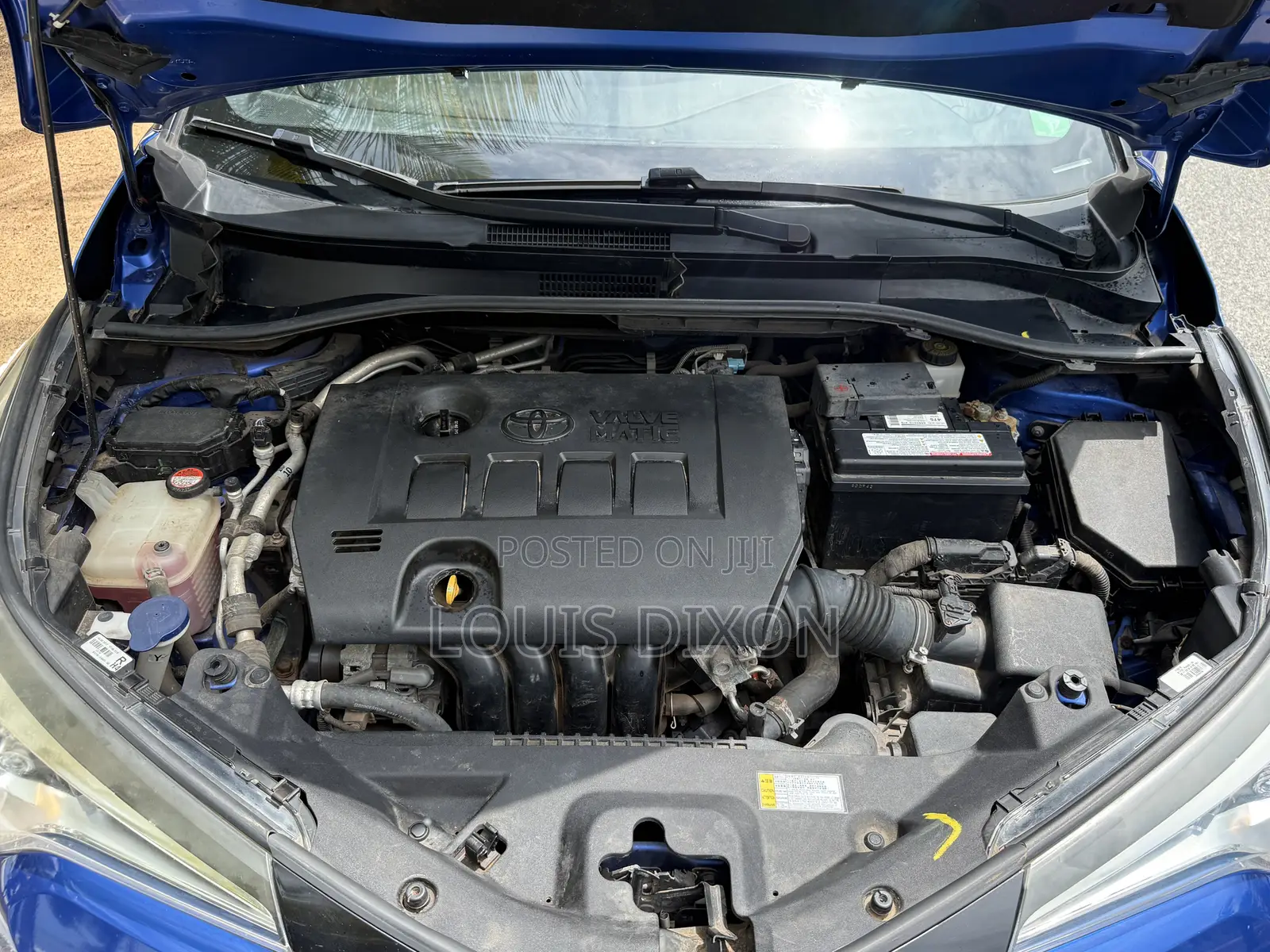 Toyota C-HR XLE FWD Sport Utility (2.0L 4cyl 2AM) 2018 Blue