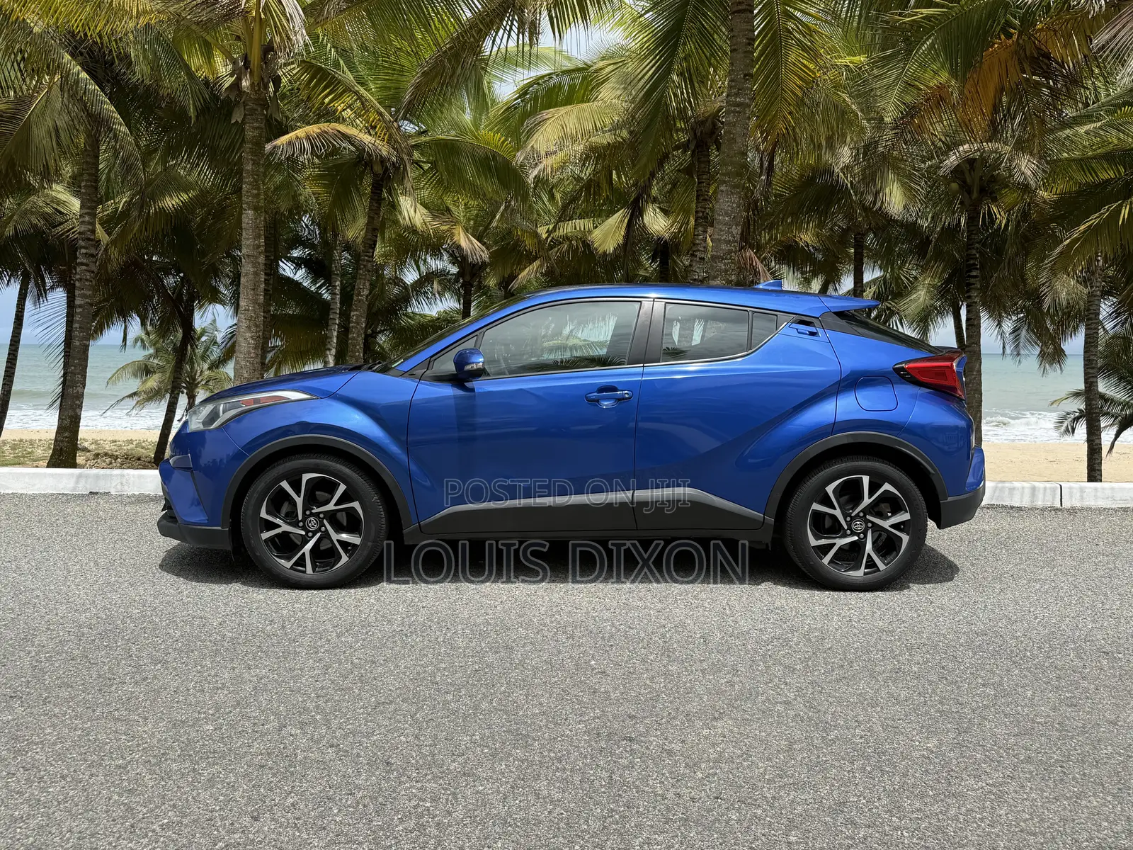 Toyota C-HR XLE FWD Sport Utility (2.0L 4cyl 2AM) 2018 Blue