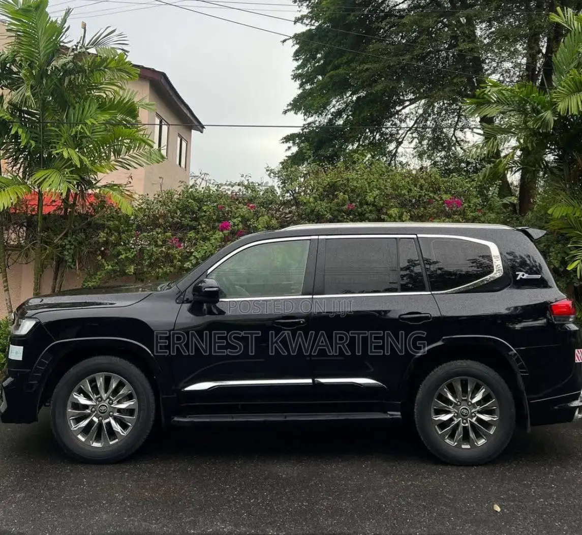 Toyota Land Cruiser 2017 Black