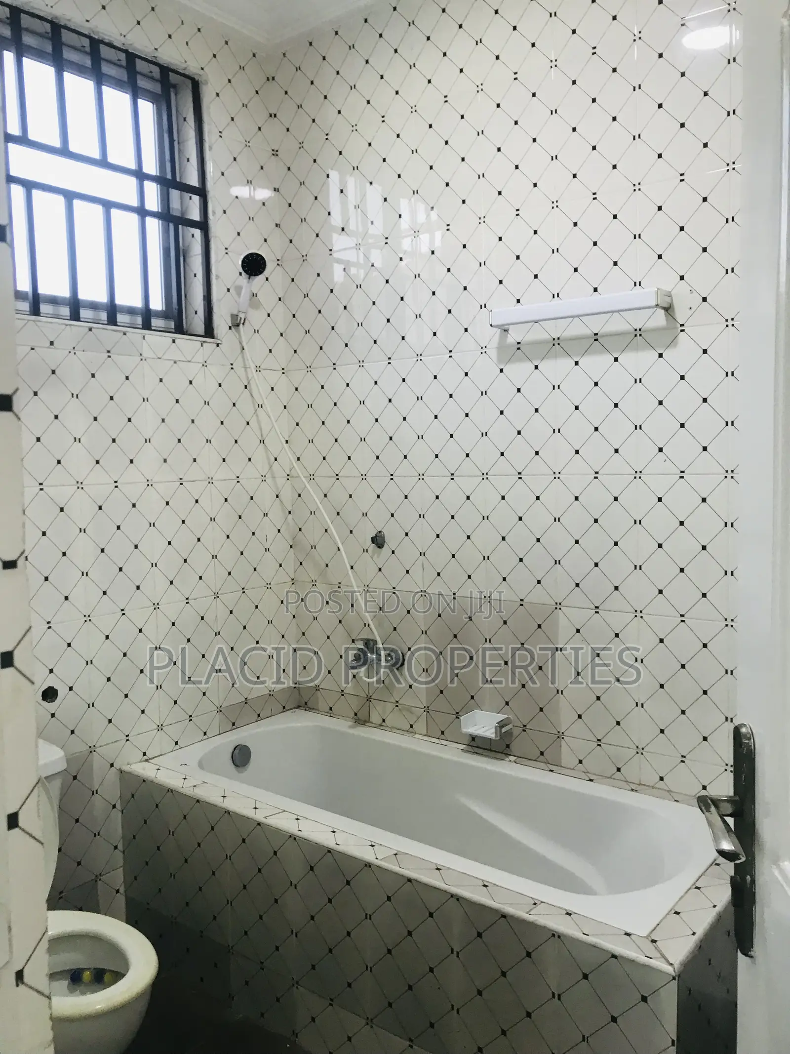 2bdrm Apartment in Kwabenya, Dome for rent