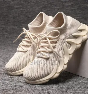 Men And Women Yezzy Sneakers