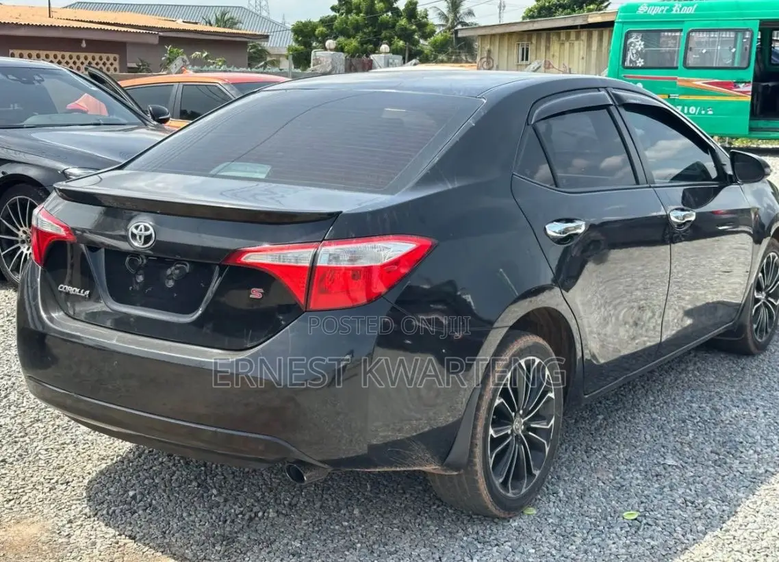 Toyota Corolla 2016 Black
