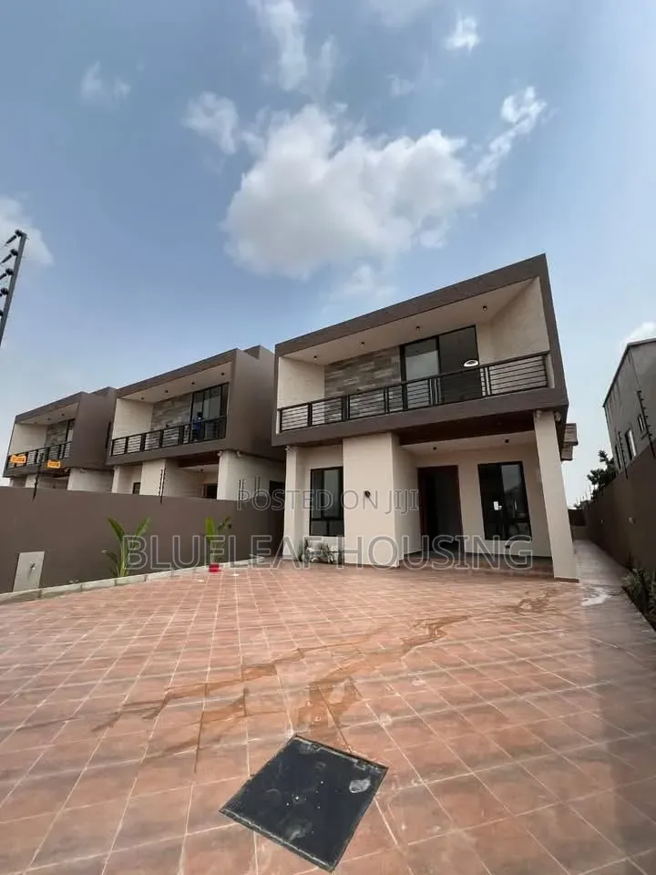 4bdrm House in Oyarifa for sale