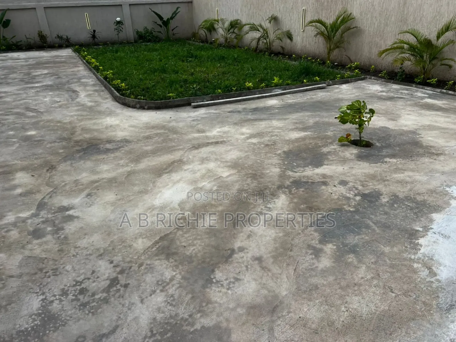 5bdrm Bungalow in Ab Richie Properties, Tseaddo for rent