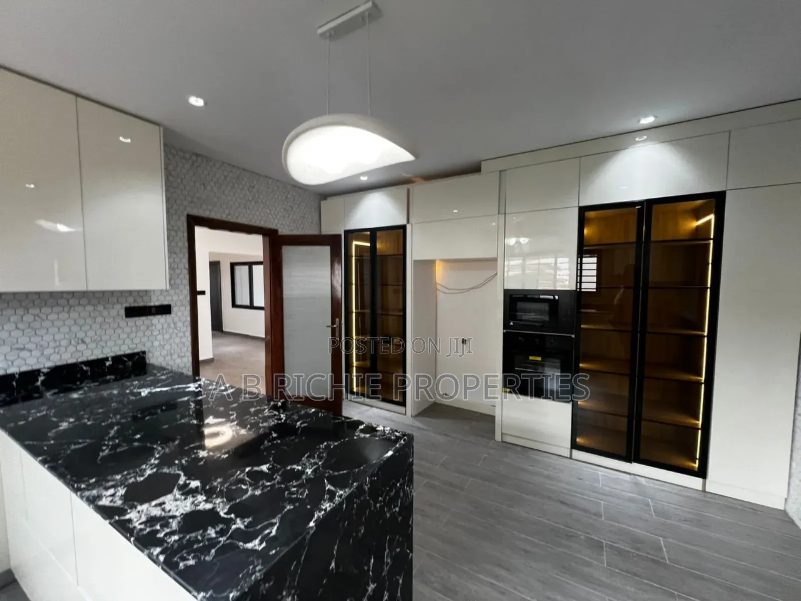 5bdrm Bungalow in Ab Richie Properties, Tseaddo for rent