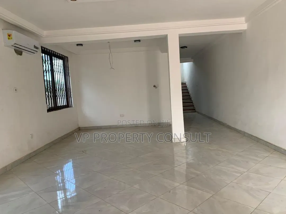 3bdrm House in Oyarifa Mall Area for rent