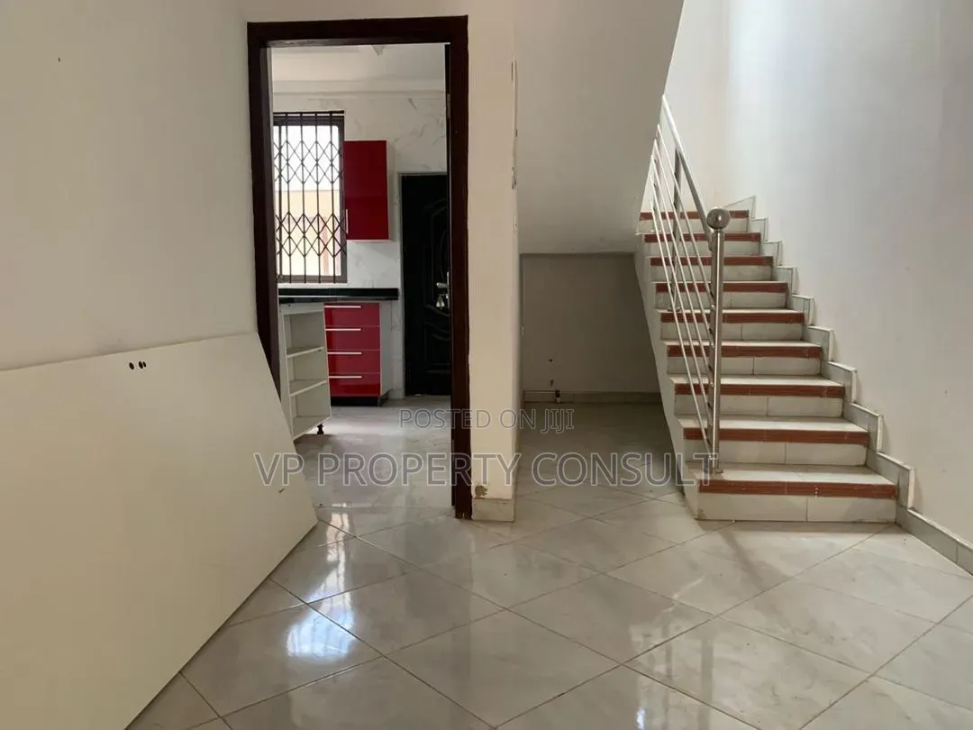 3bdrm House in Oyarifa Mall Area for rent