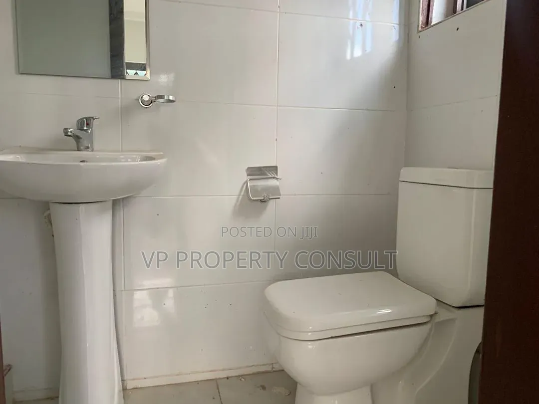 3bdrm House in Oyarifa Mall Area for rent