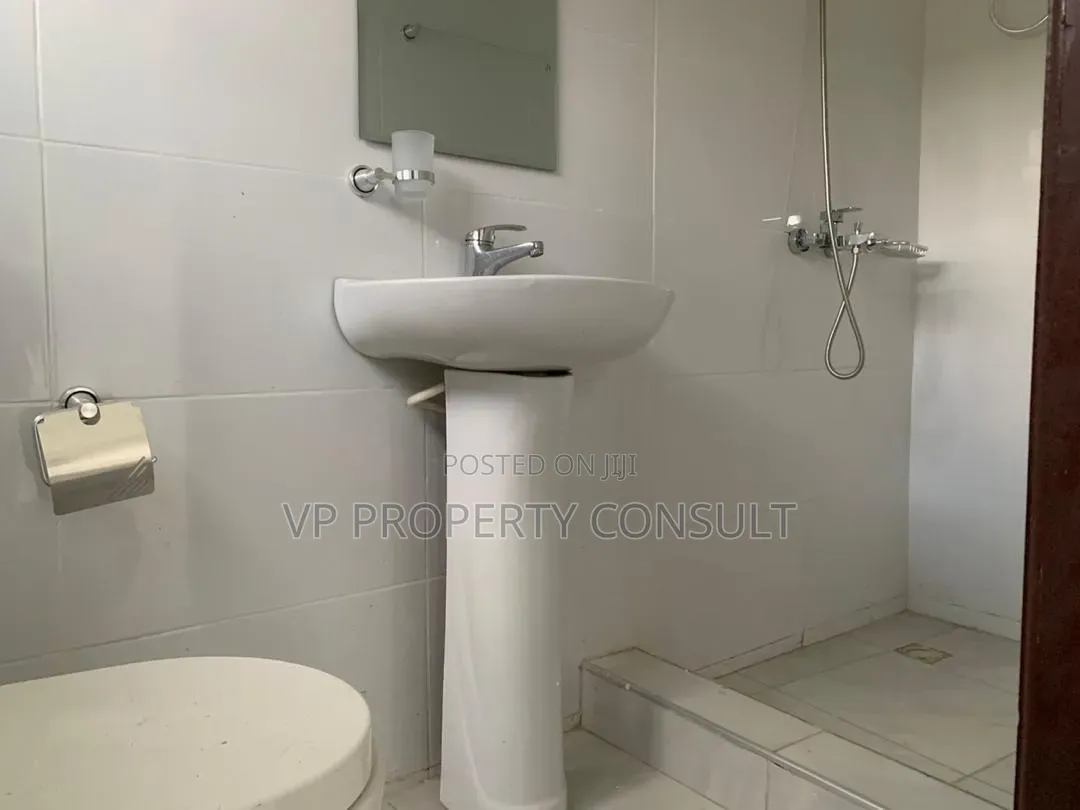 3bdrm House in Oyarifa Mall Area for rent