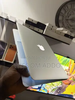 Laptop Apple MacBook Air 2017 8GB Intel Core i5 SSD 128GB