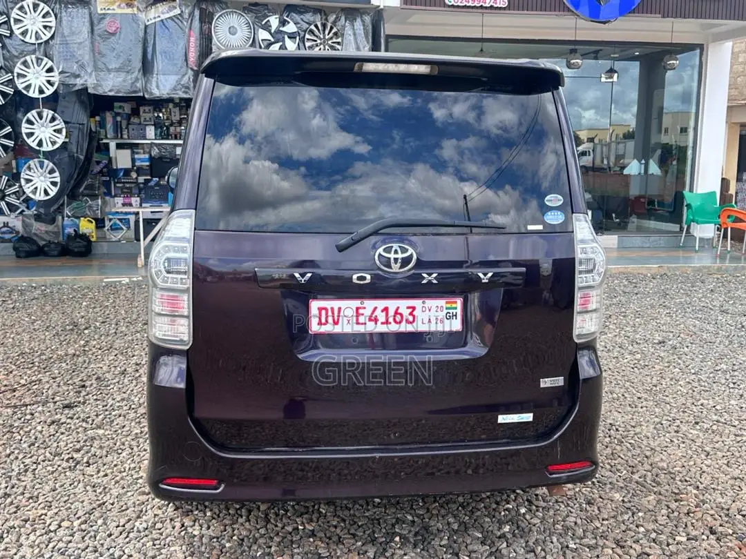 Toyota Voxy 2012 Blue