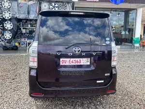 Toyota Voxy 2012 Blue