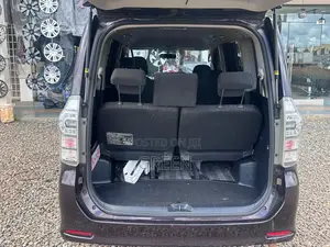Toyota Voxy 2012 Blue