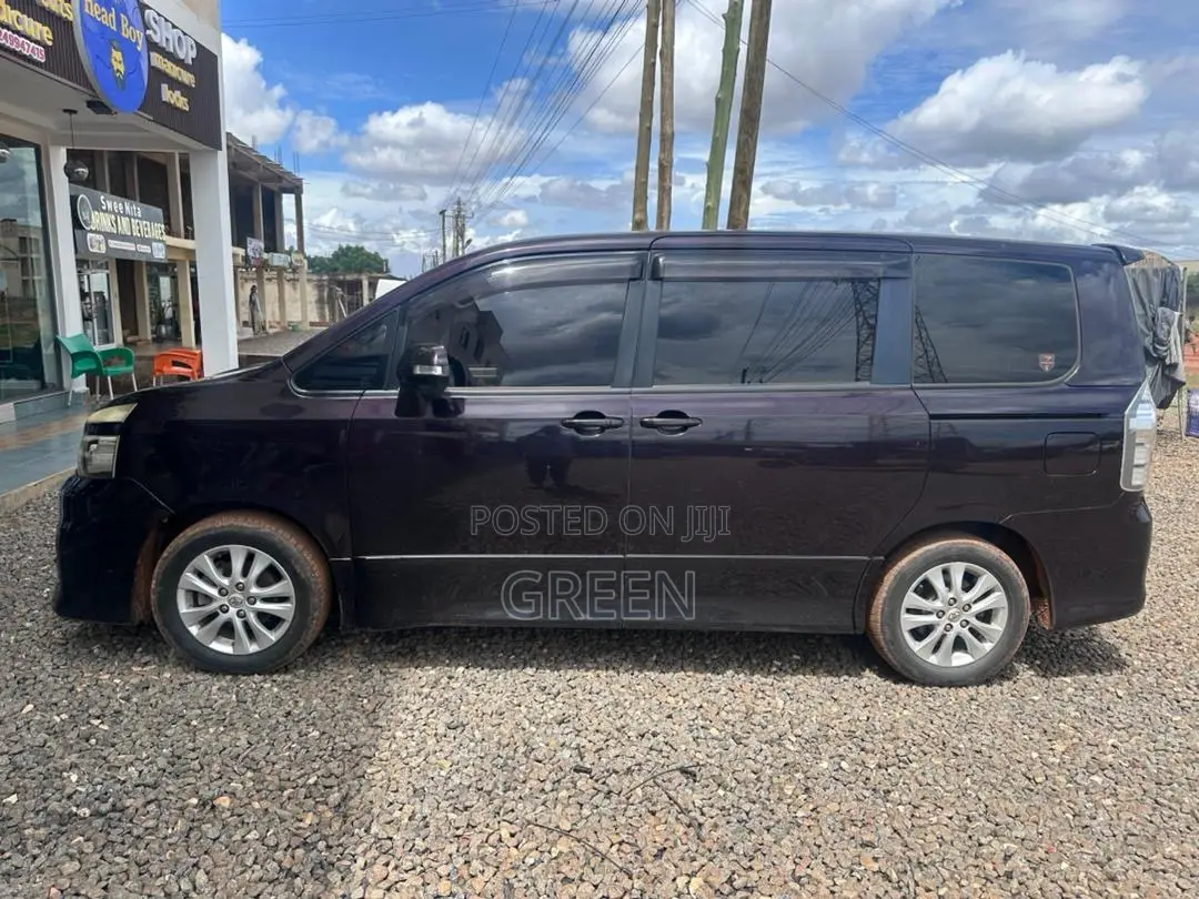 Toyota Voxy 2012 Blue