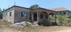 6bdrm House in Nsawam Adoagyiri Municipal for sale